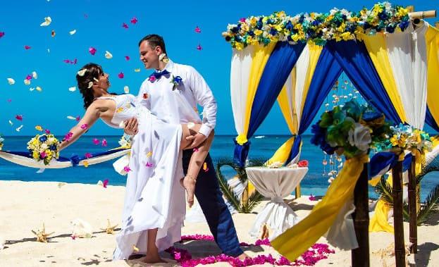 Фото танца невесты и жениха на пляже