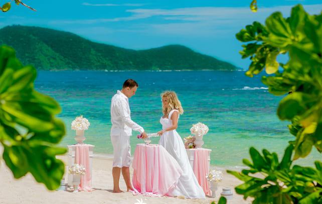 Фото свадьбы на морском побережье