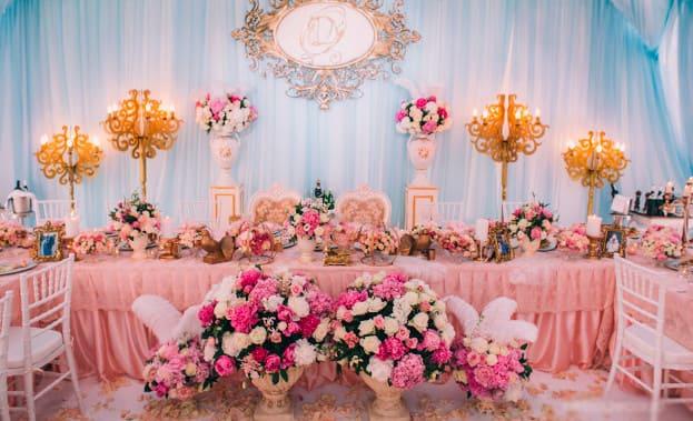 Фото свадебного стола сцветами