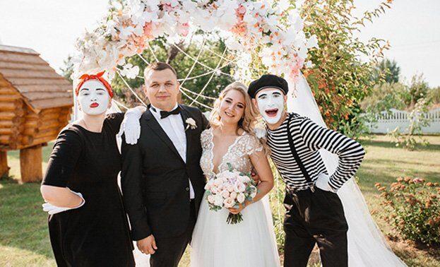 Фото мимов с молодоженами на свадьбе