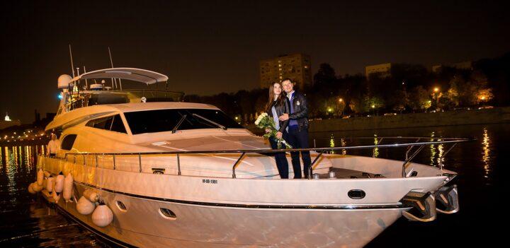 организация романтического свидания на яхте для двоих